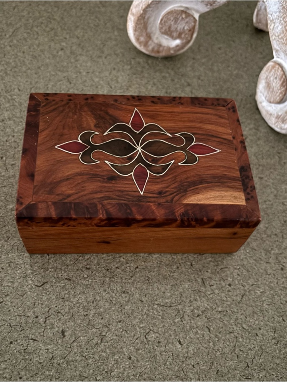 Vintage Burl Wood Jewelry Box Inlaid Trinket Box Floral Design 6” England
